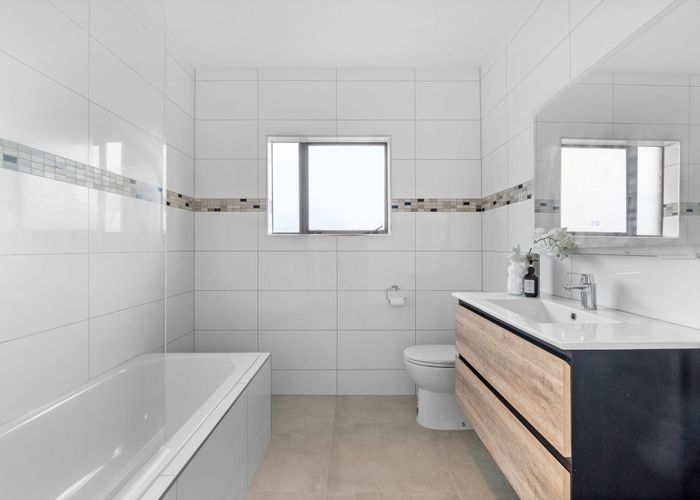  at 1/965 Beach Road, Torbay, North Shore City, Auckland