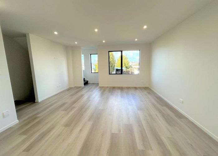  at 4/418 Richardson Road, Mount Roskill, Auckland