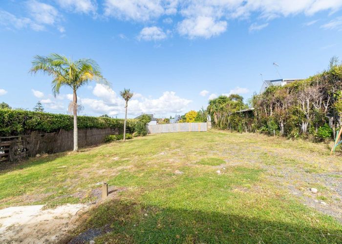  at 2/75 Marine Parade, Mellons Bay, Manukau City, Auckland