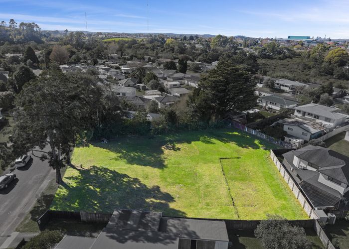  at 68 & 70 Riverpark Crescent, Henderson, Waitakere City, Auckland