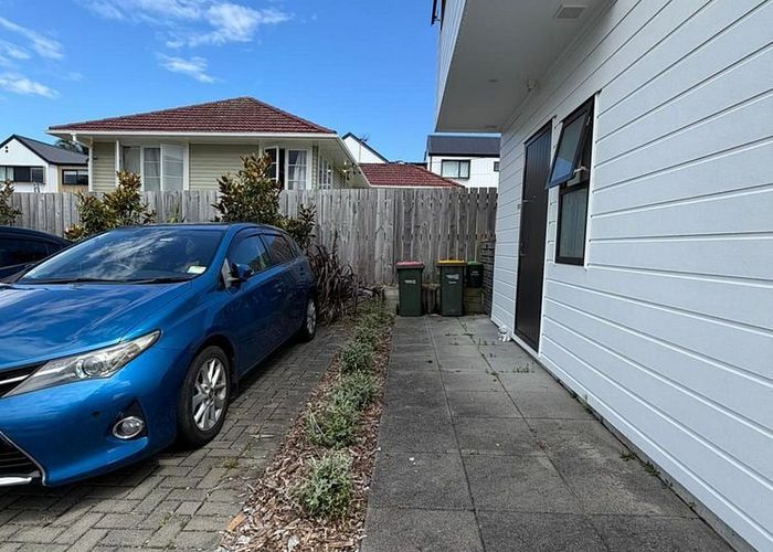  at 2/66 Neil Avenue, Te Atatu Peninsula, Waitakere City, Auckland