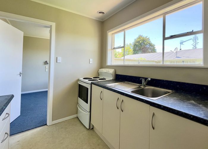  at 2/56 Lynden Ave, Hillcrest, North Shore City, Auckland