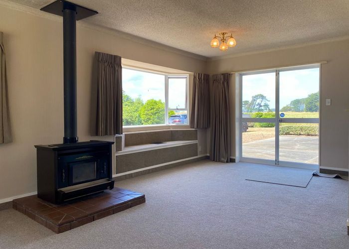  at 906 State Highway 1, Himatangi