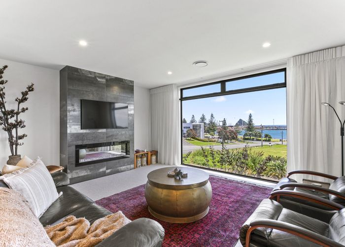  at 9 Bayly Road, Moturoa, New Plymouth, Taranaki