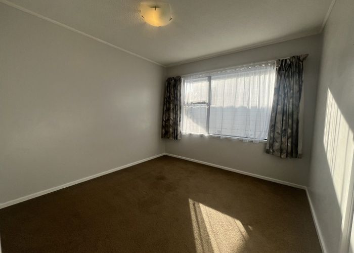  at 30 Akaroa Drive, Maupuia, Wellington, Wellington
