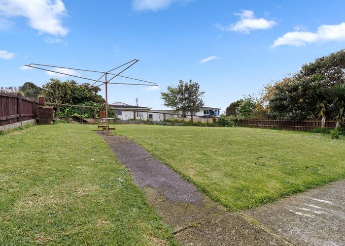  at 8 Newlyn Place, Welbourn, New Plymouth