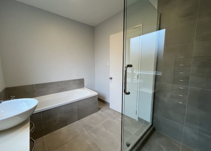  at 1/75 Tramway Road, Beach Haven, Auckland