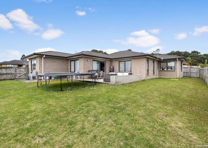  at 101 Rangeview Road, Sunnyvale, Auckland