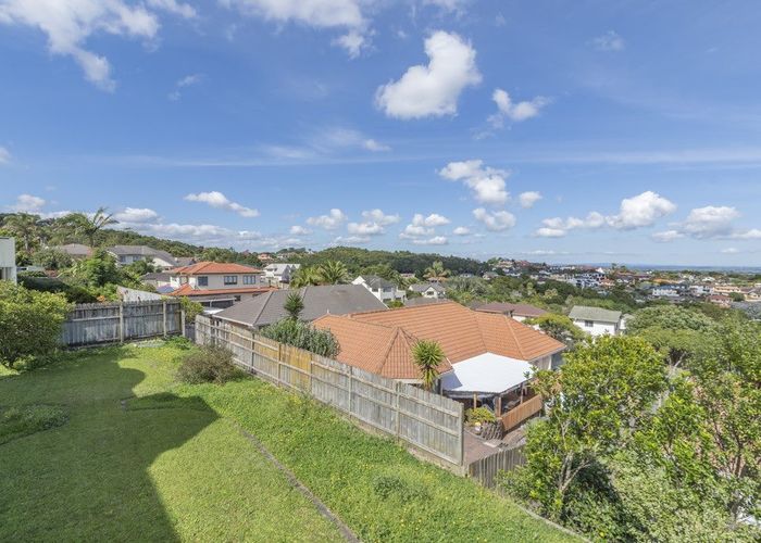  at 19 Lobelia Rise, Goodwood Heights, Auckland