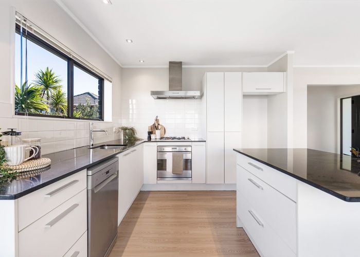  at 1/33 Montgomery Avenue, Rothesay Bay, North Shore City, Auckland