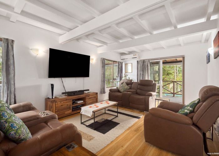  at 2/160 Glamorgan Drive, Torbay, Auckland