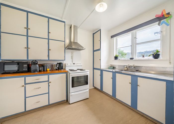  at 32 Bird Grove, Stokes Valley, Lower Hutt