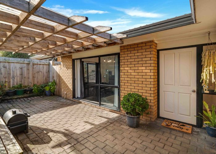  at 2/19 Sailfish Drive, West Harbour, Auckland