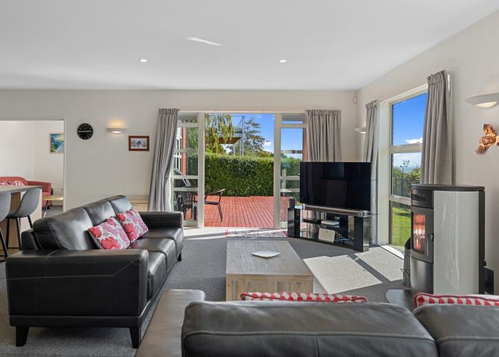  at 18 Kenmure Drive, Huntsbury, Christchurch City, Canterbury