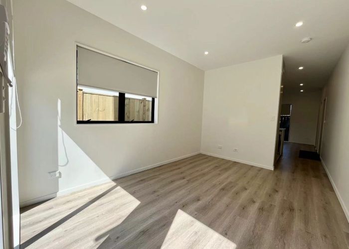  at 12D Holland Avenue, Point England, Auckland City, Auckland