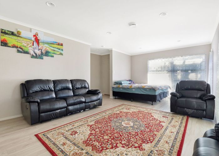  at 32 Sarteano Drive, Manurewa, Manukau City, Auckland