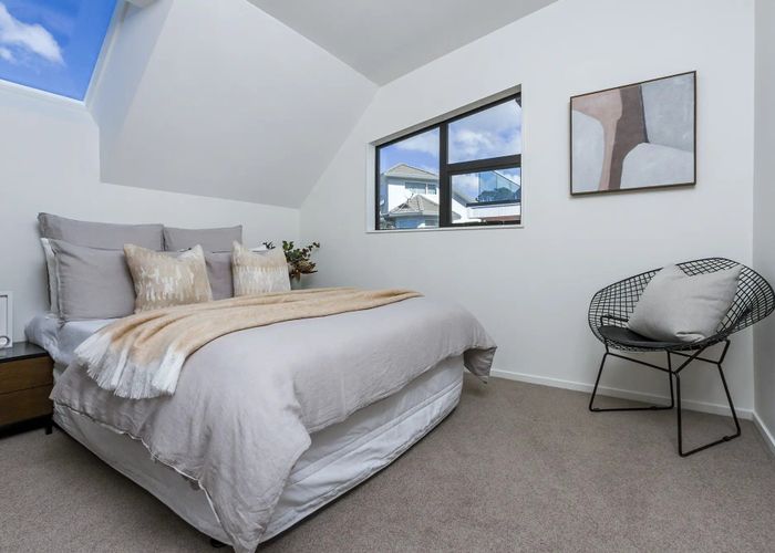  at 7 Tapatai Place, Castor Bay, North Shore City, Auckland