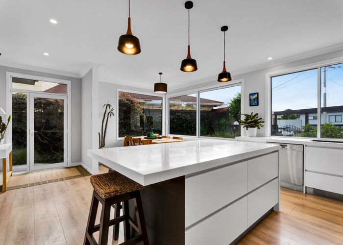  at 10 Strandon Place, Strandon, New Plymouth