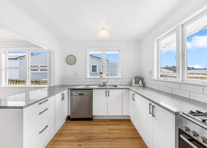  at 1/221 Birkdale Road, Birkdale, North Shore City, Auckland