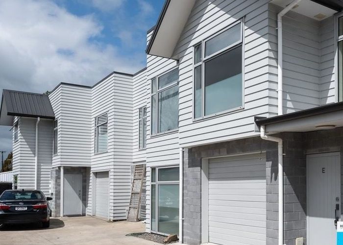  at 215F Massey Street, Frankton, Hamilton, Waikato