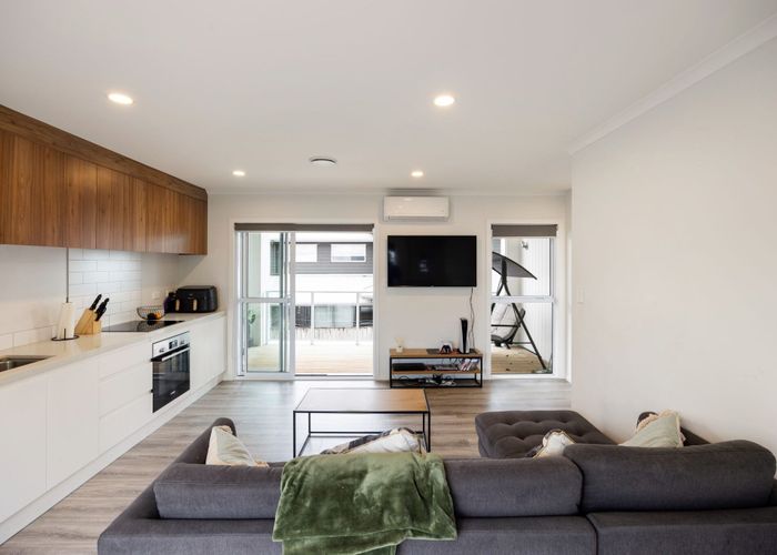  at 2/4 Palmerston Street, Hamilton Central, Hamilton