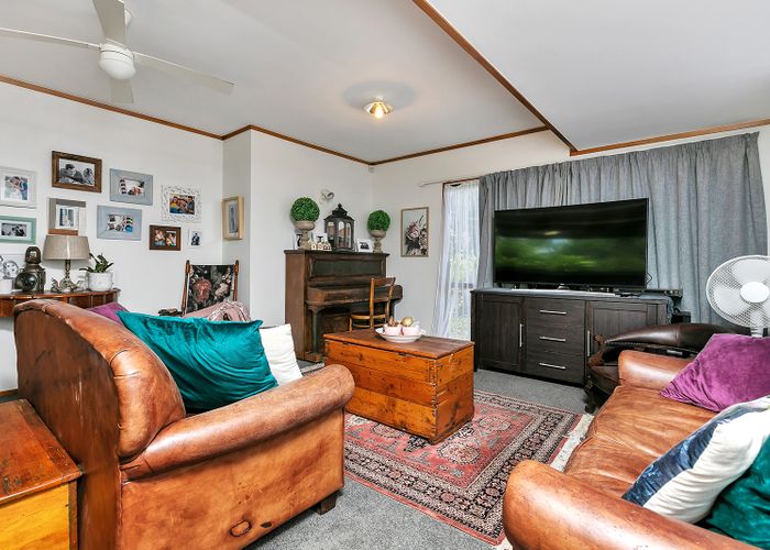  at 111 Albany Highway, Unsworth Heights, Auckland