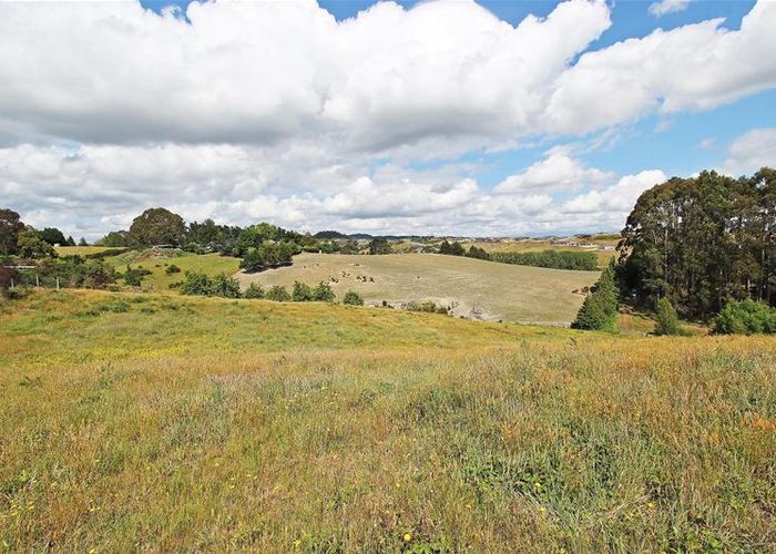  at 27 Maisey Road, Redwood Valley