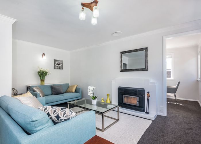  at 27 Collins Avenue, Tawa, Wellington