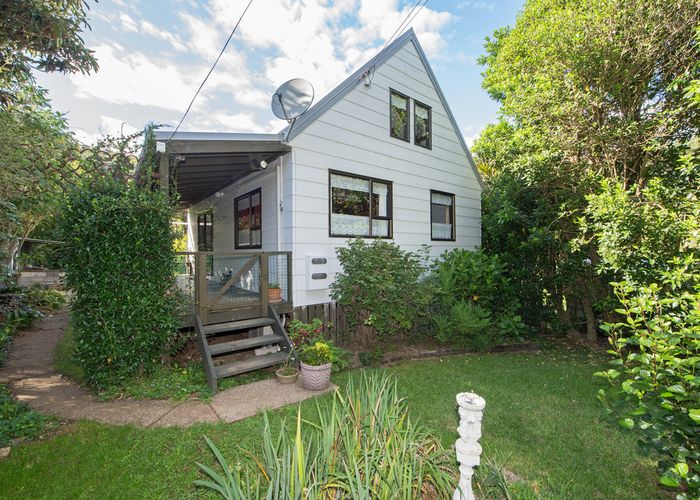  at 25 Valley Road, Omiha, Waiheke Island