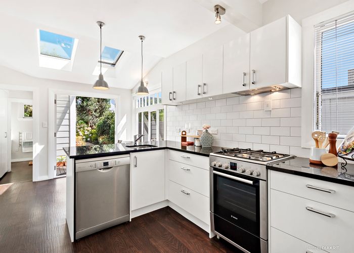  at 98 Elizabeth Street, Mount Victoria, Wellington