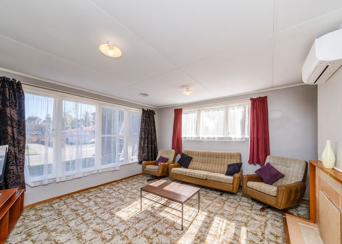  at 4 Jackson Avenue, Highbury, Palmerston North