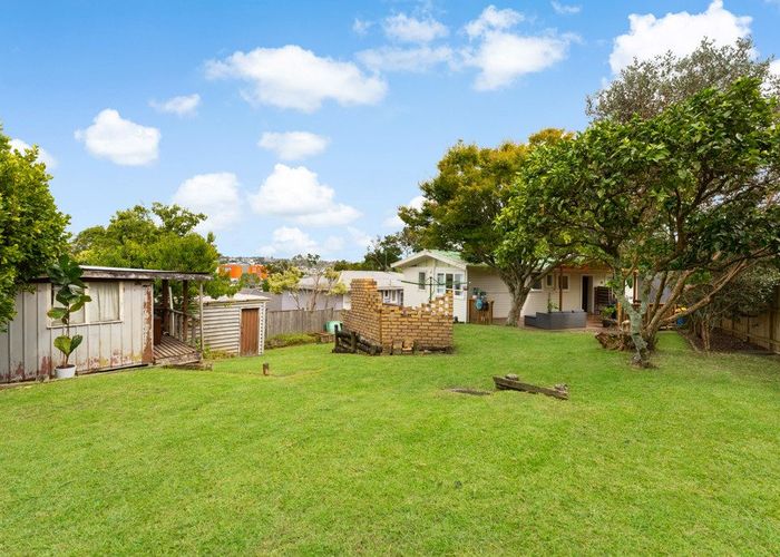  at 9 Bowman Road, Forrest Hill, Auckland