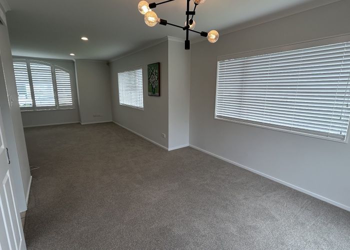  at 33 Newinn Crescent, Dannemora, Manukau City, Auckland