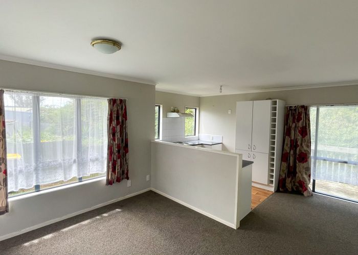  at 33a Luanda Drive, Ranui, Waitakere City, Auckland