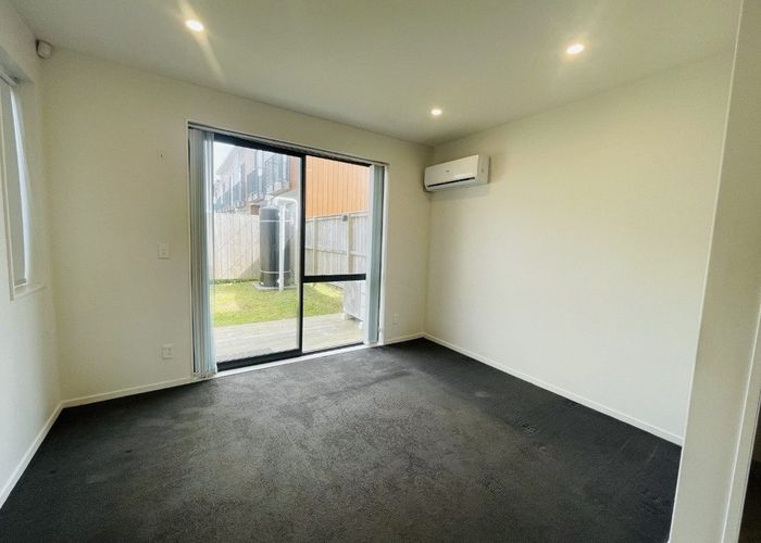  at 5/1 Sylvan Crescent, Te Atatu South, Waitakere City, Auckland