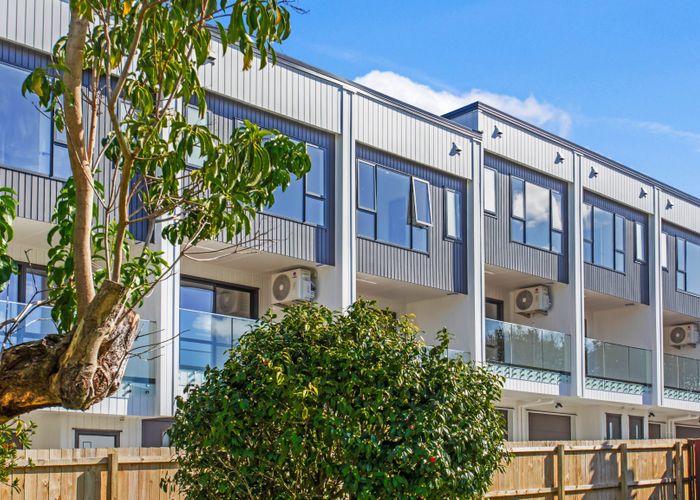  at 6/19 Matangi Road, Mount Wellington, Auckland
