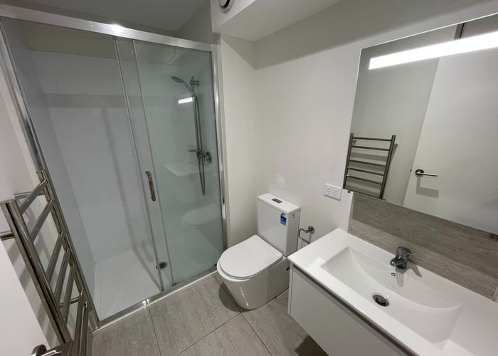  at 214/8 Gray Avenue, Mangere East, Auckland