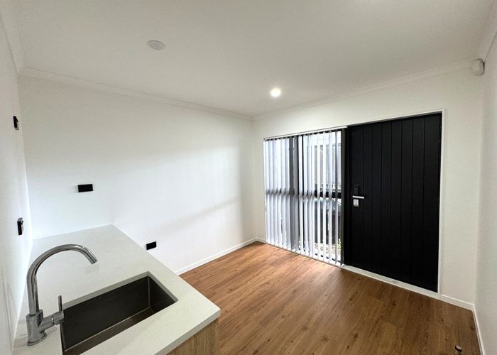  at 11/717 Sandringham Road Extension, Mount Roskill, Auckland City, Auckland