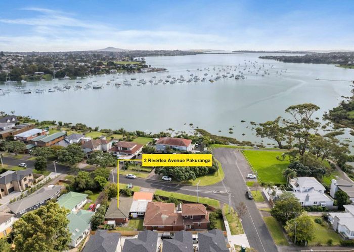  at 2 Riverlea Avenue, Pakuranga, Manukau City, Auckland