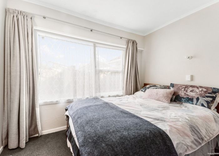  at 1/8 Alexander Avenue, Torbay, Auckland