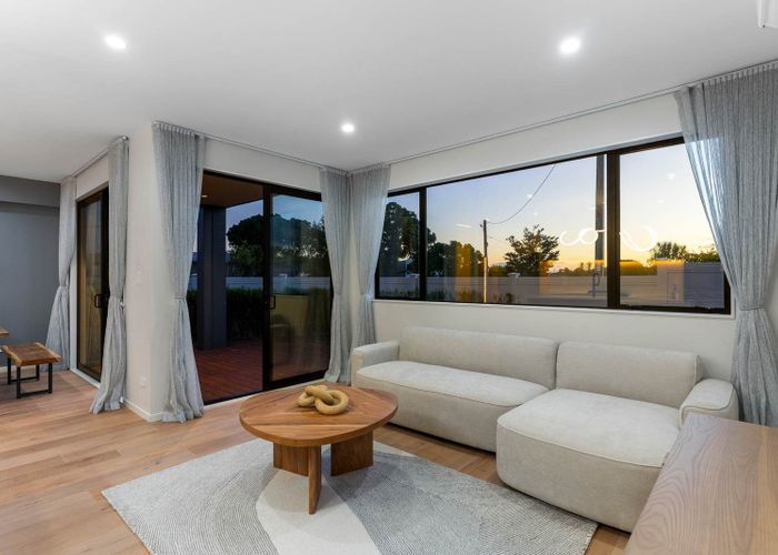  at 6A  Ringwood Street, Torbay, North Shore City, Auckland