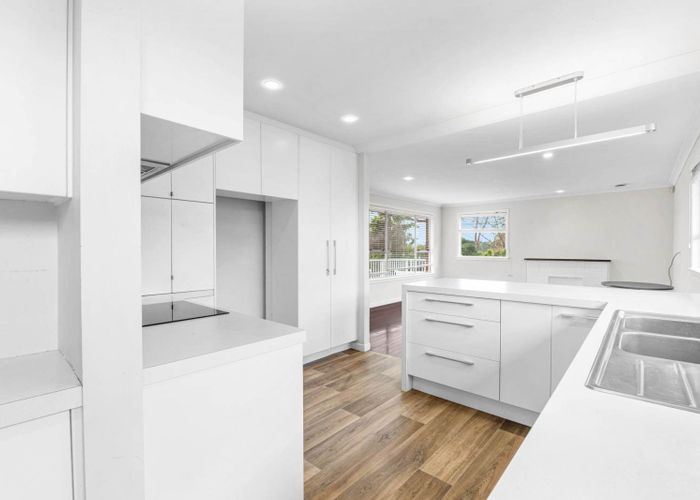  at 1/258 East Coast Road, Forrest Hill, Auckland