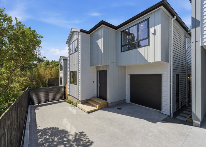  at 7B September Place, Forrest Hill, North Shore City, Auckland