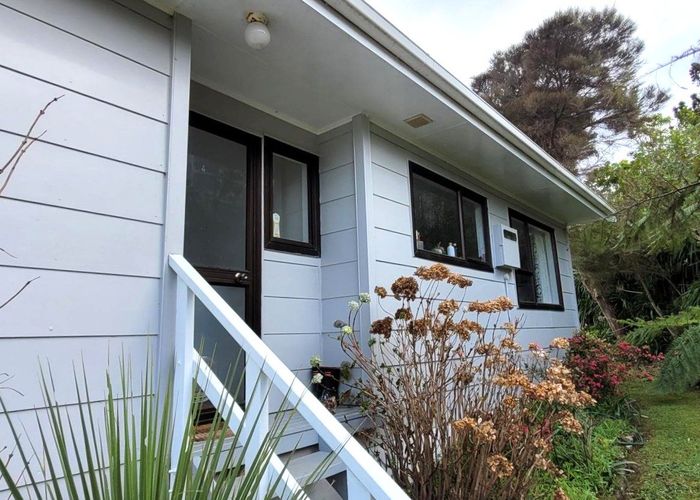  at 8 Gaff Place, Whitby, Porirua, Wellington
