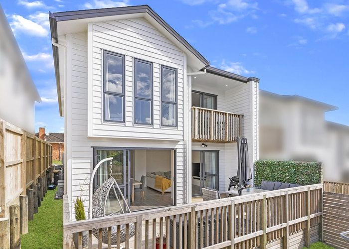  at 3/33 Barrack Road, Mount Wellington, Auckland