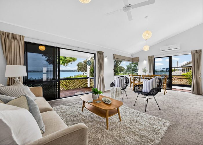  at 32B Kiwi Esplanade, Mangere Bridge, Manukau City, Auckland