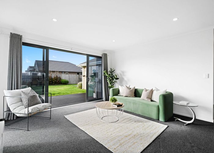  at 8 Maia Place, Flagstaff, Hamilton