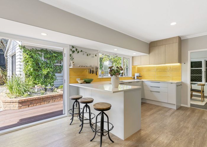  at 20 Waru Street, Khandallah, Wellington, Wellington