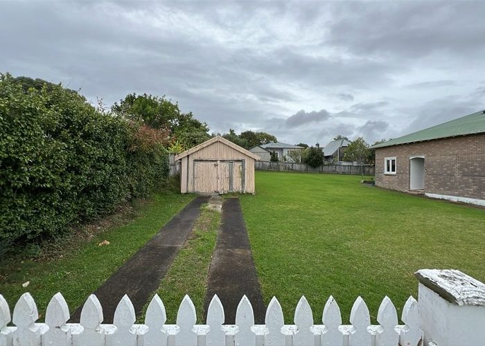  at 18 Corrella Road, Belmont, North Shore City, Auckland