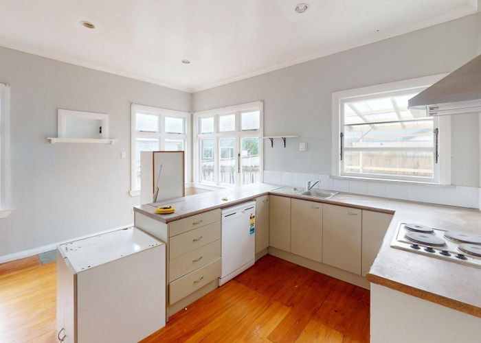  at 28 Knowles Street, Terrace End, Palmerston North, Manawatu / Whanganui